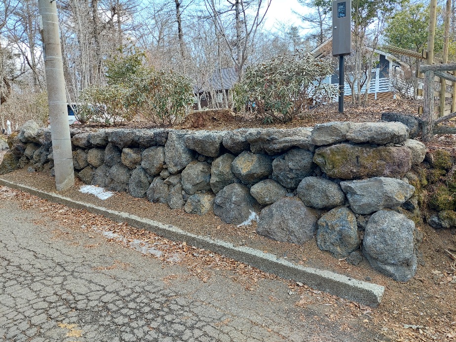 これがこーなったシリーズNo.1 素敵に石垣完成(^^)わたじょうの｢野　面　積　み｣